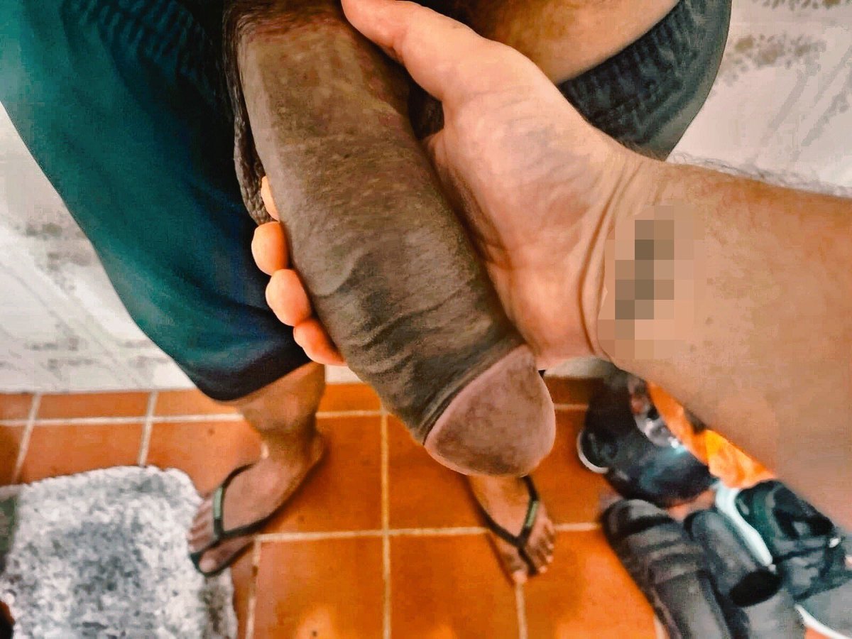Ele pegou no meu piru e não quis mais soltar. 

#blackcock #cock #pintoawardsㅤㅤㅤ #blackgay