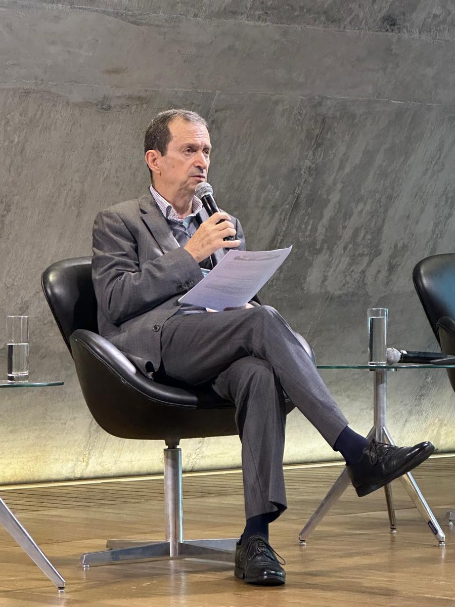 📢En #RIACES2025 se presentó el Proyecto RIACES–IESALC–CALED: Autoevaluación de Agencias de Aseguramiento de la Calidad en la ES en LAC. Participaron Santiago Acosta (CALED-UTPL), Iván Ramos (RIACES), Yuma Inzolia (UNESCO IESALC), Mary Morocho (CALED) y Fernando Cantor (RIACES)
