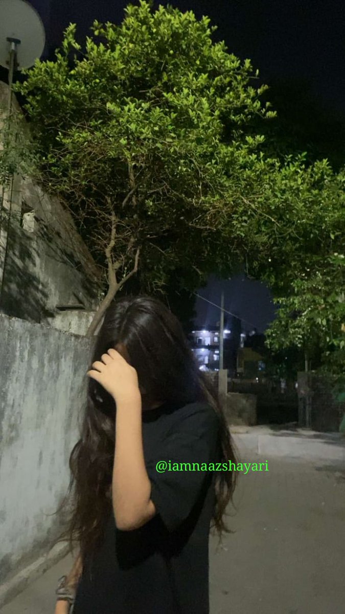 आते जाते मौसम का सिलसिला जारी रहे हर रोज हम मिलते रहे और फासला बाक़ी रहे 

<a href="/iamnaazshayari/">🦋नाज़ शायरी🦋</a>