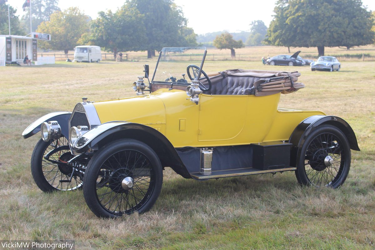 VMW_Photography's tweet photo. (2/2) Just a few days left until I'm back photographing Classics At Glemham! 🤩 Here are the last few of some of the incredible vehicles from 2024 #photography #classiccars #vintagevehicles #glemhamhall #CharityEvent #eventphotography #woodbridge https://t.co/ZHsNMs4avf