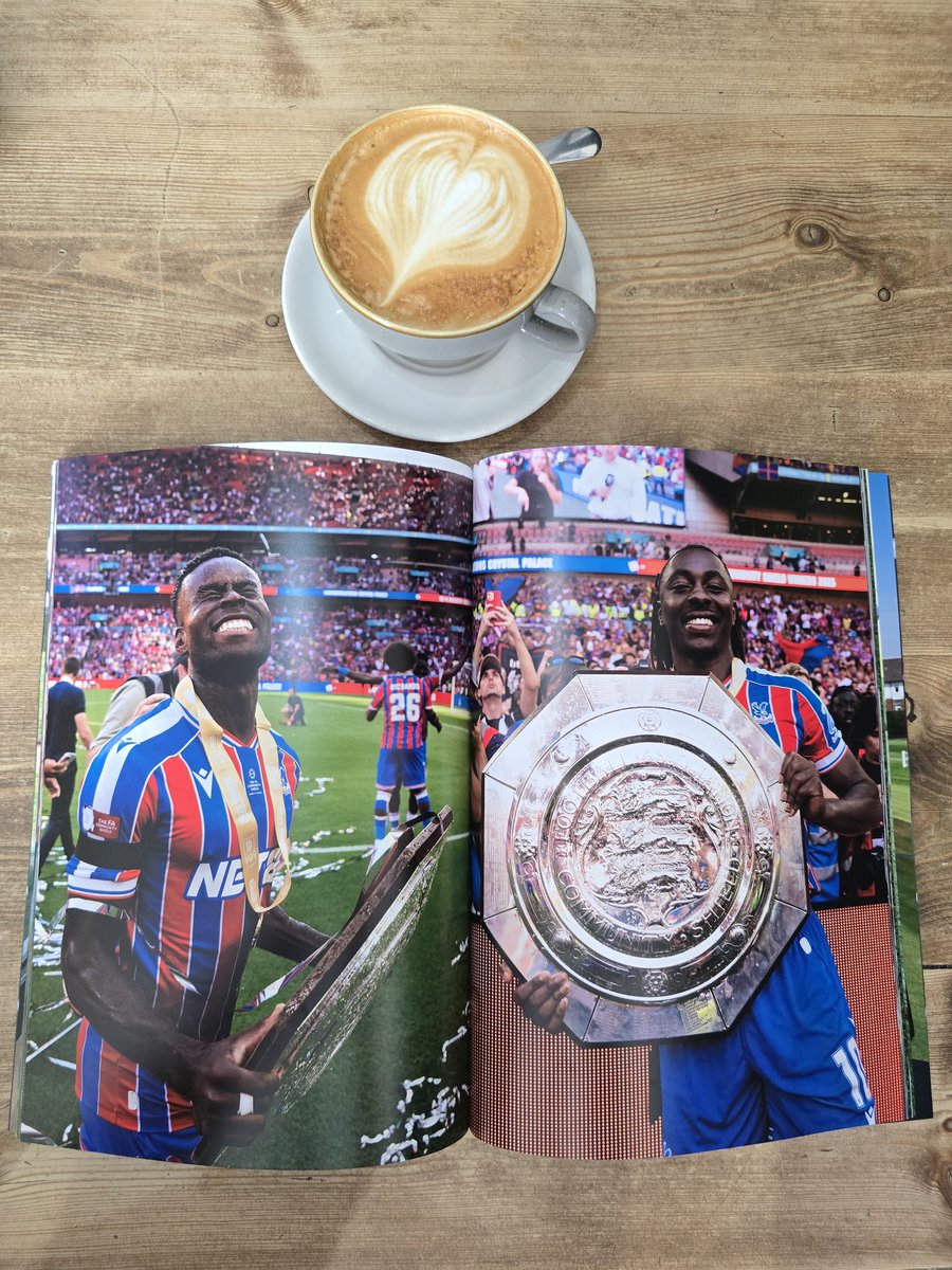 Football Photos Magazine.
Order now before all gone.