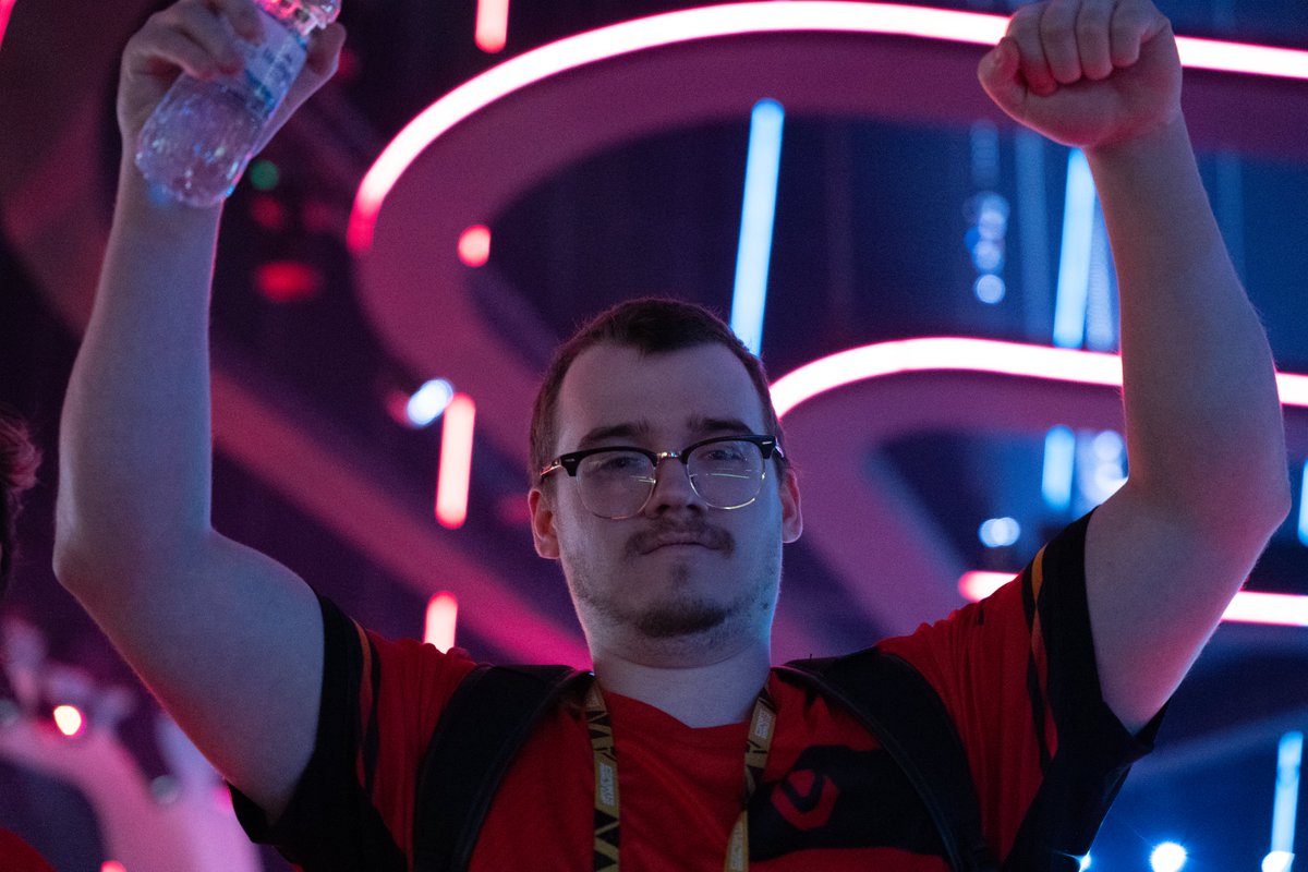 Liam ⚔️ tweet media