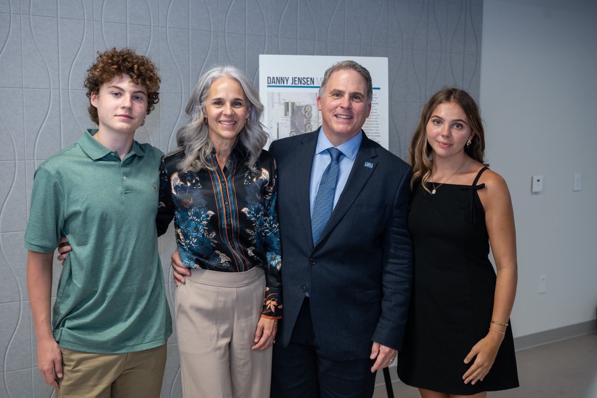 Congratulations to Warren J. von Eschenbach, PhD ’89, who was recently named President of the University of North Texas at Dallas and Professor of Philosophy by the University of North Texas System Board of Regents! #wearesj #amdg