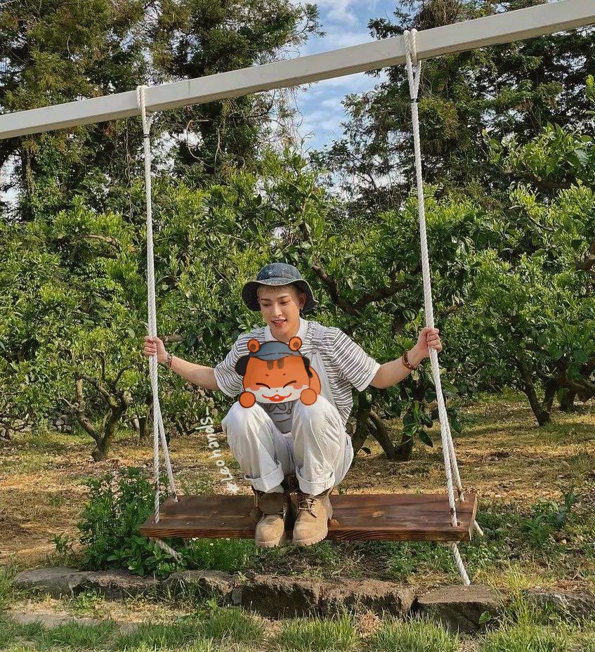 Okay baby 

hold appa tight🙂‍↕️