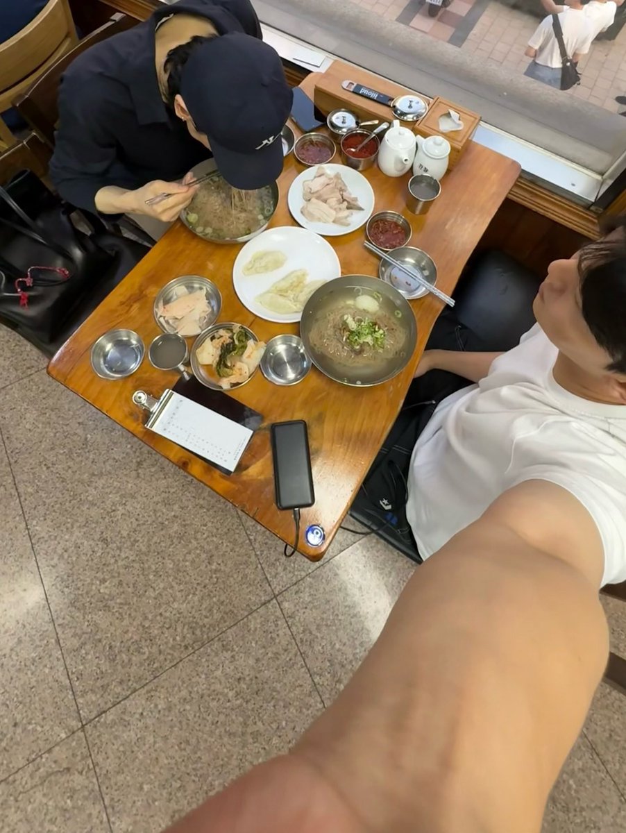 필동면옥
역시 효신 맛잘알이시네...........