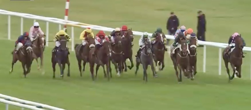 amajox's tweet photo. Congratulations @amajox 🔥 #HenryCallan @neilcallan78 WINS #RibbleRiver for @kevinryanracing @haydockraces #14ran #neck @YarhamFletcher 🥈#neck @EireannCagney 🥉What a finish! Well done Henry! 🌟Great ride! Congrats to winning connections 🥂 https://t.co/fdVJACuNd4