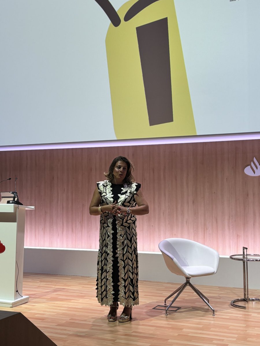 Empezamos el II acto anual de los premios <a href="/Inkieto5/">Inkietos</a> con la apertura de <a href="/EugenioRibon/">Eugenio Ribón</a> “un acto en el que se pone de manifiesto lo mejor de nuestro sector porque el acto de transformar es una obligación moral”. Qué suerte formar parte de la asociación que representa e impulsa  ese