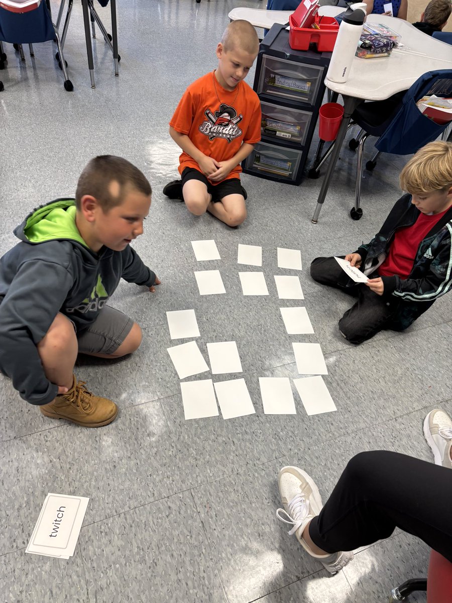 BrandlyMariah's tweet photo. Practicing reading our tch words with a memory game #4teamvalley #2ndgrade https://t.co/N9oSryFXId