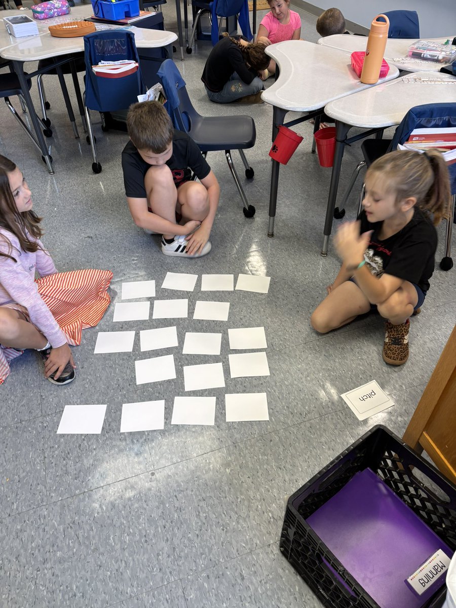 BrandlyMariah's tweet photo. Practicing reading our tch words with a memory game #4teamvalley #2ndgrade https://t.co/N9oSryFXId