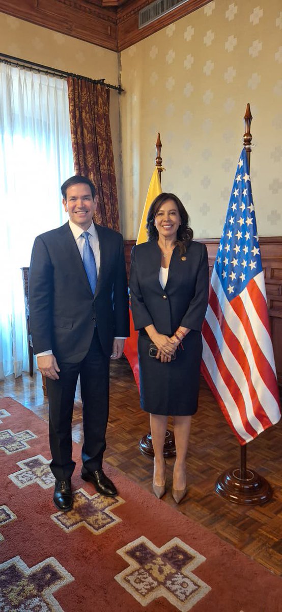 CynthiaGelliber's tweet image. Un golpe histórico al narcoterrorismo 
En Ecuador no vamos a retroceder jamás frente al crimen organizado.
Hoy, con la decisión del Secretario de Estado @marcorubio, Los Choneros y Los Lobos han sido declarados organizaciones terroristas extranjeras.

Este es un respaldo firme al…