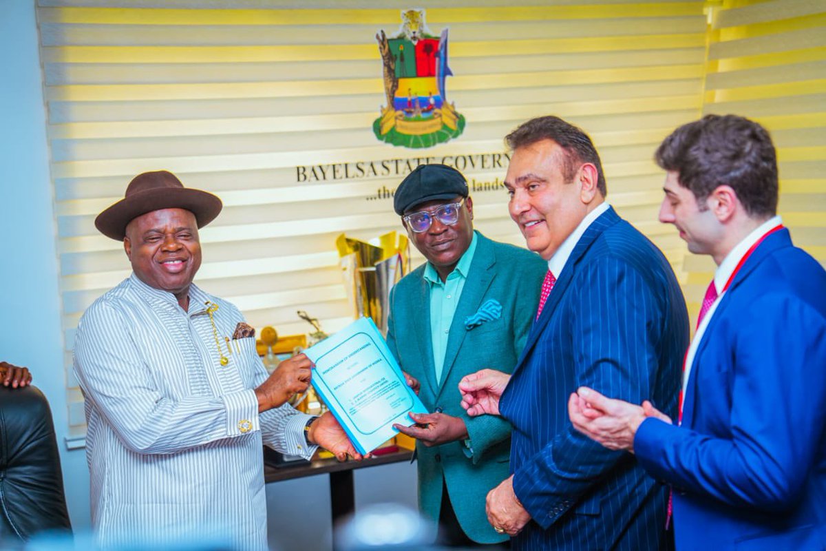 govdouyediri's tweet image. This morning, our investments drive received a major boost with the signing of a Memorandum of Understanding (MoU) with a Dubai-based company, Jampur Group to set up renewable energy (solar power) and smart electricity metering production plants in Bayelsa State.

This is purely…