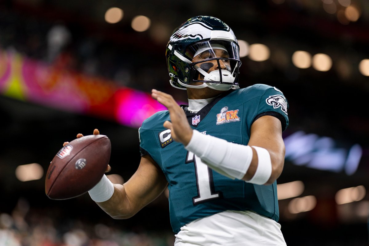 TSN PR (@tsn_pr) on Twitter photo Week 1⃣ of <a href="/NFL/">NFL</a> on <a href="/TSN_Sports/">TSN</a>, <a href="/CTV/">CTV</a>, and <a href="/RDSca/">RDS</a> is here! 🏈
The Super Bowl champion <a href="/Eagles/">Philadelphia Eagles</a> open the season against the <a href="/dallascowboys/">Dallas Cowboys</a>, <a href="/Chiefs/">Kansas City Chiefs</a> and <a href="/chargers/">Los Angeles Chargers</a> clash in Brazil, and more.
For complete details ➡️ bellmedia.ca/the-lede/press… Week 1⃣ of <a href="/NFL/">NFL</a> on <a href="/TSN_Sports/">TSN</a>, <a href="/CTV/">CTV</a>, and <a href="/RDSca/">RDS</a> is here! 🏈
The Super Bowl champion <a href="/Eagles/">Philadelphia Eagles</a> open the season against the <a href="/dallascowboys/">Dallas Cowboys</a>, <a href="/Chiefs/">Kansas City Chiefs</a> and <a href="/chargers/">Los Angeles Chargers</a> clash in Brazil, and more.
For complete details ➡️ bellmedia.ca/the-lede/press…