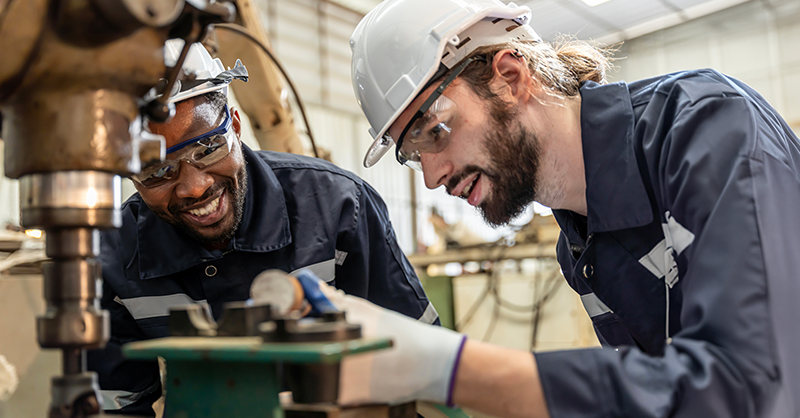 mcccd's tweet photo. "For the 12th-straight semester, enrollment across our colleges is growing, a testament to the value students see in our programs, our faculty, and our mission," writes MCCCD Governing Board President Susan @BitterSmith. 

Read the full op-ed via @phxbizjournal.