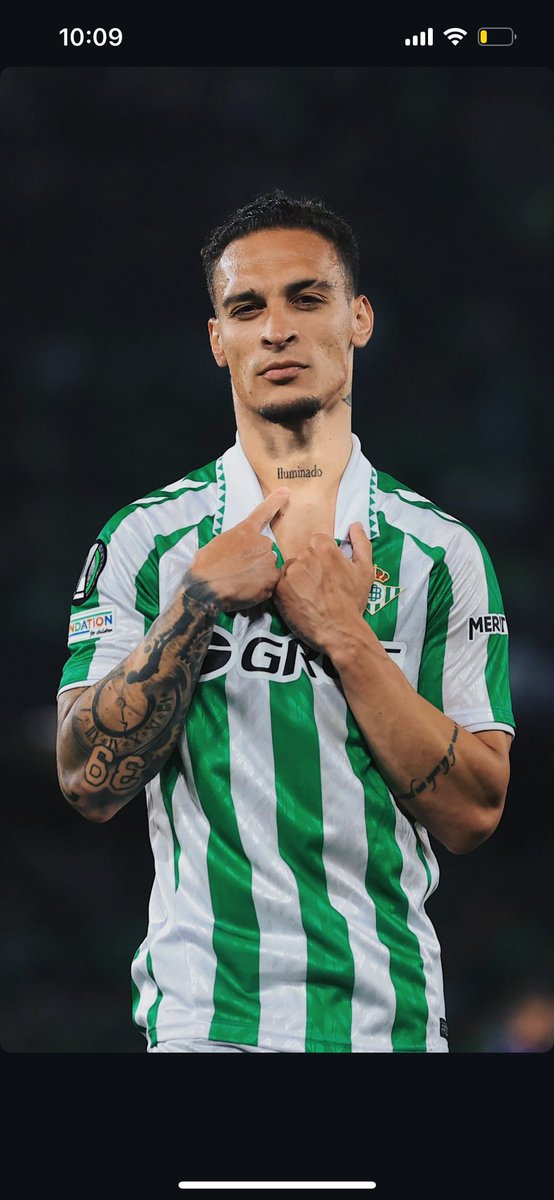 Sorteo Antonio de Triana.

El ganador se lleva una camiseta de Antony como la de la foto.

Requisitos:

1. Dar RT + Me Gusta.
2. Seguir a <a href="/ElMagoBotas_/">El Mago de las Botas Blancas</a> y <a href="/PachangaClub__/">PachangaClub</a>.
3. Mencionar a 2 amigos. Cuantas más menciones, más opciones.

Finaliza el 15 de septiembre.

Mucha suerte 💚