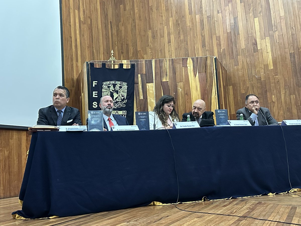 #EnVivo ⏭️ En la presentación del Anuario Mexicano de Relaciones Internacionales “Nueva Época” editado por la <a href="/FES_ACATLAN/">FES ACATLÁN - UNAM</a> <a href="/UNAM_MX/">UNAM</a>. Con la participación de los doctores <a href="/Ravelflo/">Rafael Velazquez</a>, <a href="/jorgeschiavon/">Jorge Schiavon</a>, Roberto Hernández y la doctora Claudia Márquez Díaz.

#AcatlánesGrande