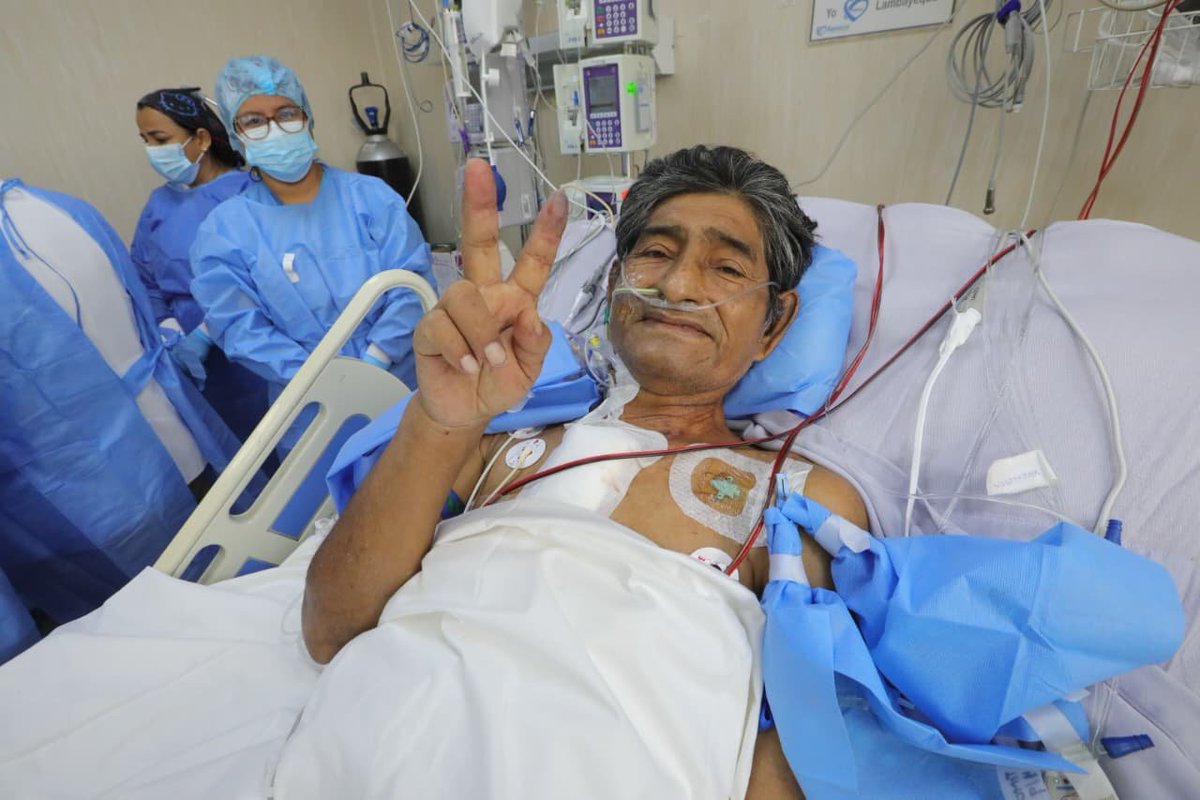 Ministerio de Salud (@minsa_peru) on Twitter photo 🇵🇪👏 Un hito en la historia de la salud pública. El Minsa y el <a href="/H2deMayo/">Hospital Nacional Dos de Mayo</a> realizaron su primer trasplante de corazón, devolviendo esperanza a Sergio, un albañil de 59 años, natural de Lambayeque que esperaba una nueva oportunidad de vida.
Este logro médico marca el inicio de una 🇵🇪👏 Un hito en la historia de la salud pública. El Minsa y el <a href="/H2deMayo/">Hospital Nacional Dos de Mayo</a> realizaron su primer trasplante de corazón, devolviendo esperanza a Sergio, un albañil de 59 años, natural de Lambayeque que esperaba una nueva oportunidad de vida.
Este logro médico marca el inicio de una