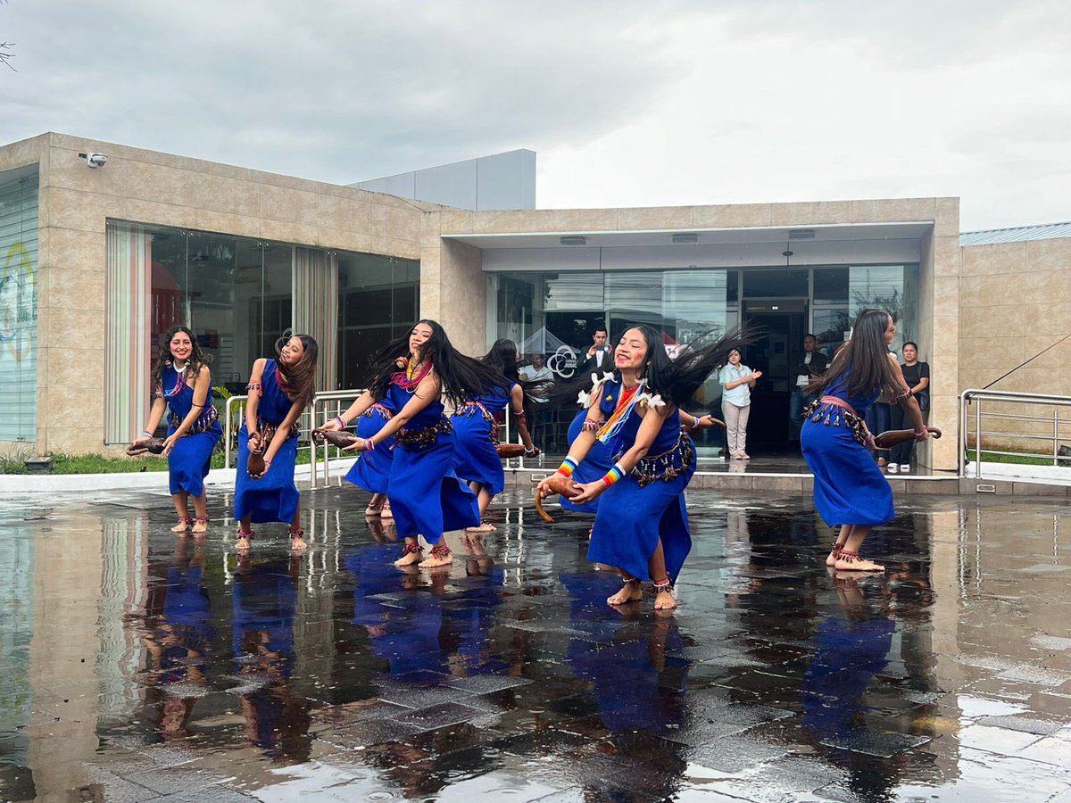 MediacionCJ's tweet photo. 🤝 ✨ | #SemanaDeLaMediación 

En #MoronaSantiago, activamos una feria ciudadana que contó con la participación del @BiessEcuador, @IESSec, el Cuerpo de Bomberos de Morona y nuestro punto de atención en Mediación.

🤝 Este espacio de servicio, sirvió como un punto de información y cercanía con la comunidad, porque juntos construimos soluciones.

#JusticiaResponsable ⚖️