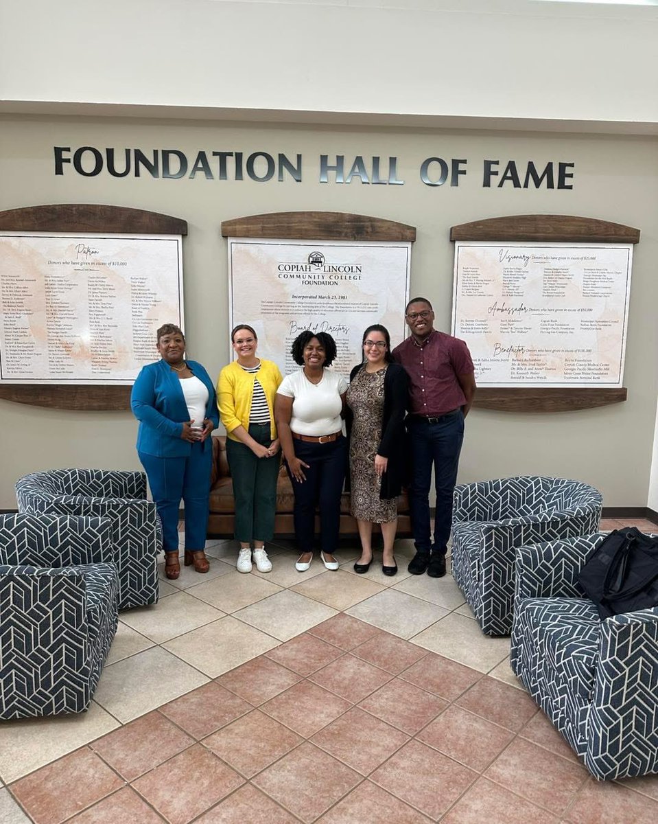 This week, Lourdes Rodriguez and Brittany Garza (4th-year students), along with Trenity Spratley and Clinton Rolle (2nd-year students), led a presentation for teachers at Five County Head Start 🧸✨ with supervision by Dr. Zachary LaBrot.