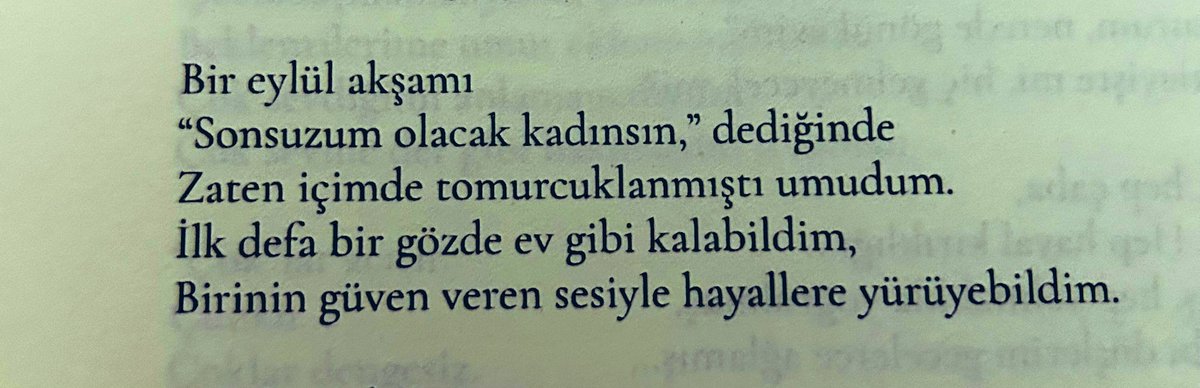 Behiye0302's tweet photo. Sevildiğini hissetmek kadar güven veren bir duygu yok sanırım🙏💚
Her satırı çok kıymetli bu kitabın sonsuz teşekkürler @Kaybedlerklbu https://t.co/G2TYNq7pQ5