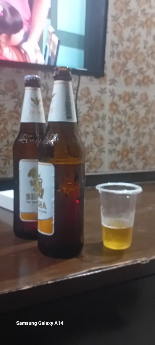 PraphaW85213's tweet photo. มากินเป็นเพื่อนหน่อย  เดียวให้เสียบก็ได้ https://t.co/mNDYK52xaz