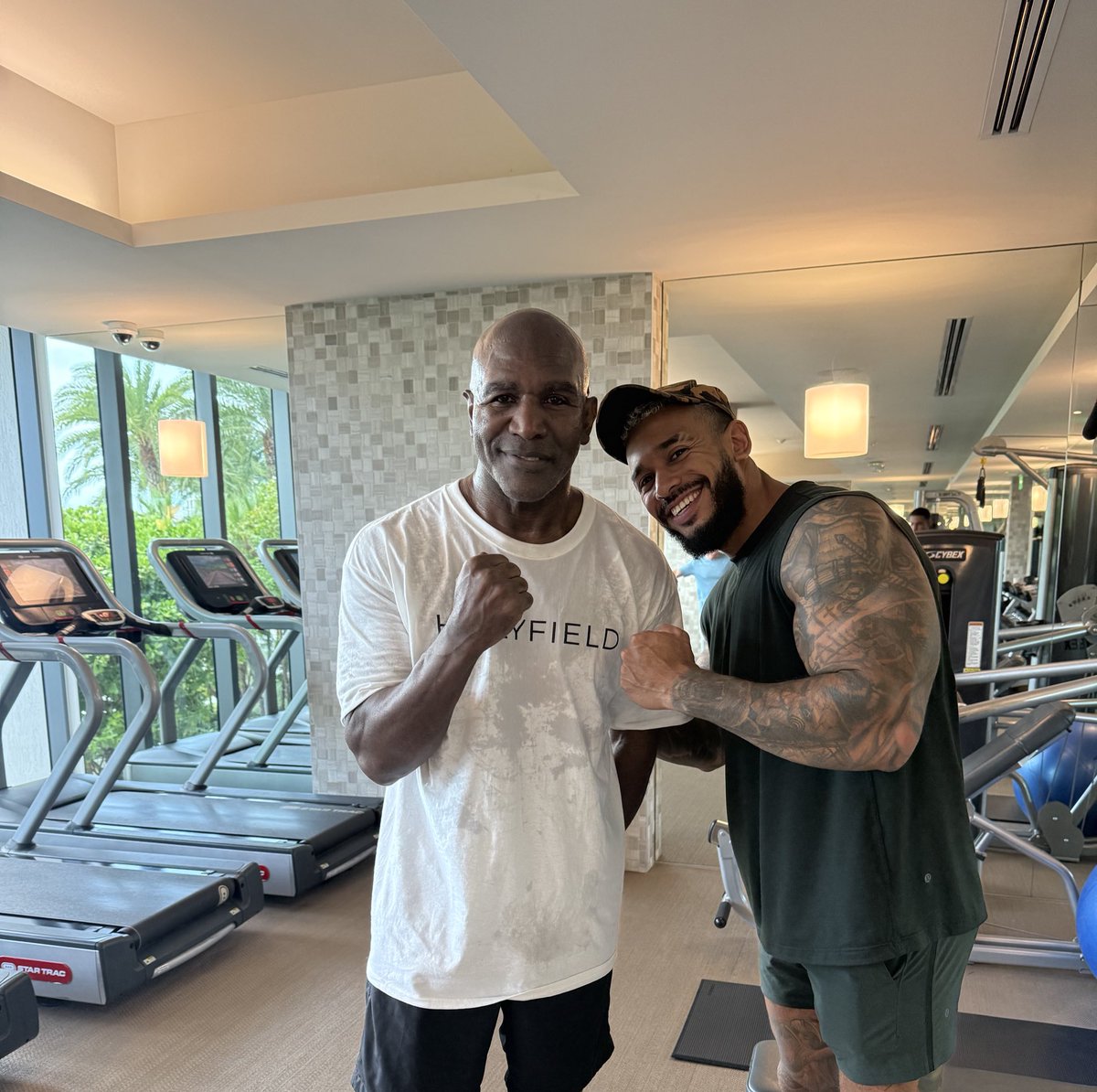 Fitnshoc's tweet image. Not to many people can say they train a LEGEND !! Thanks 🙏🏽
