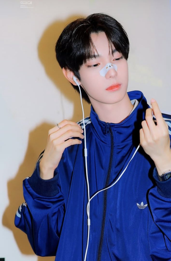 RoshielaSahid's tweet image. GUYS PLS VOTE FOR LIYU, I KNOW MANY PEOPLE SAY THAT HE'S NOT TALENTED AND STUFF BUT I'M REALITY HIS VOCAL STABLE AND HIS DANCE TO! LET’S DEBUT @chueiliyugall__ #letsdebut #boyplanet2 #kpop #plsvotechueiliyu #voteplss