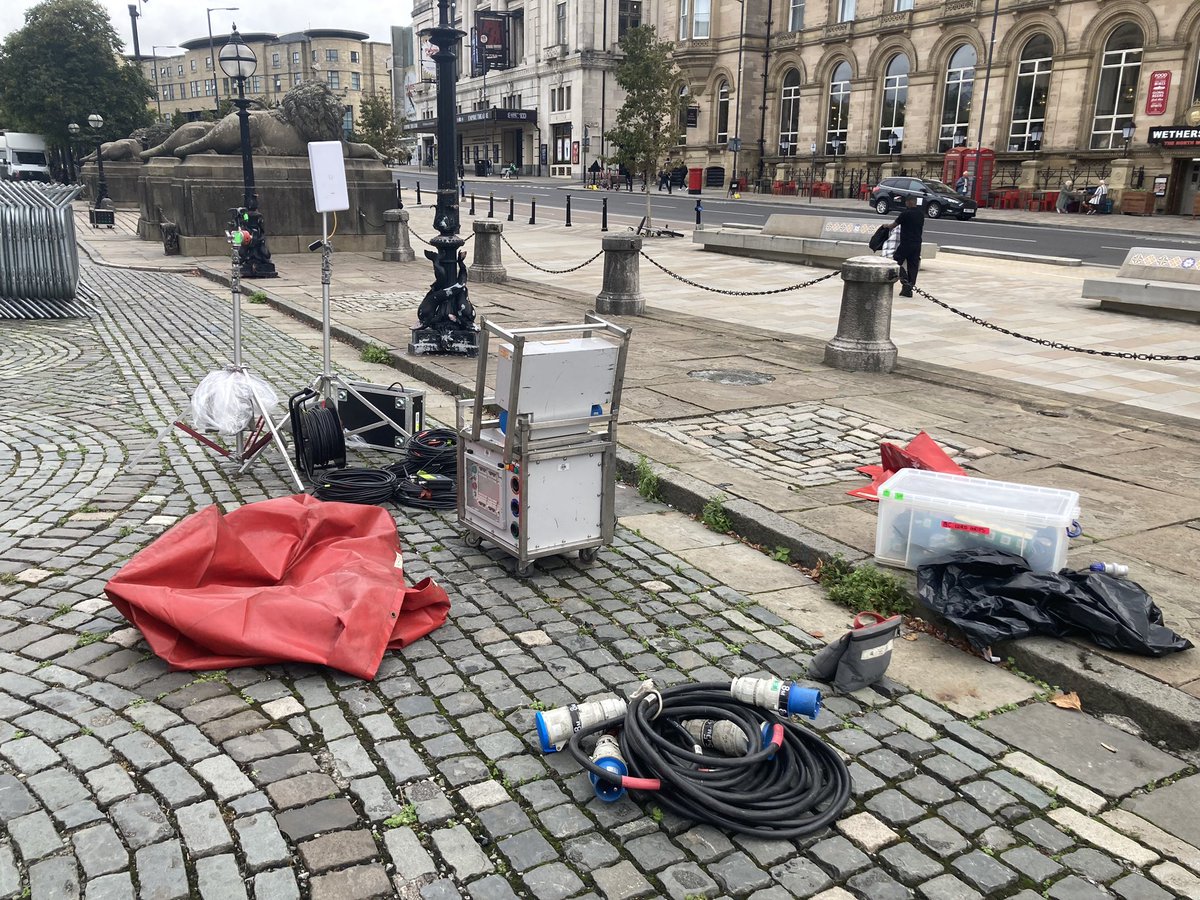 Went down to get the scoop on the new DCU filming and I saw this big lamp!!

Clayface and The Batman may not be in the same universe but they are in the same down-the-road-from-my-flat