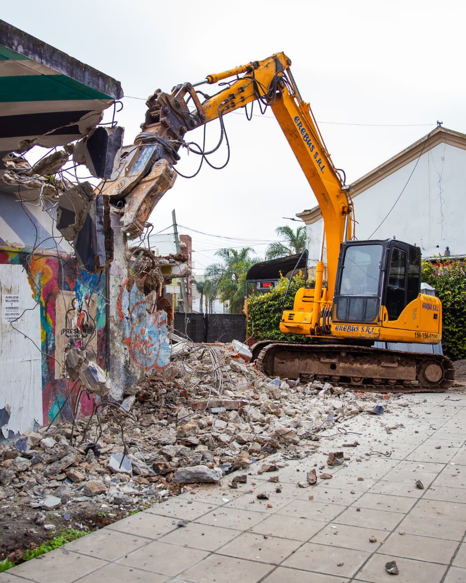 Con <a href="/RicarTejerina/">Ricardo Tejerina</a> recorrimos las obras para poner en valor la histórica estación de Villa Bosch. En breve se la devolveremos restaurada a la comunidad!