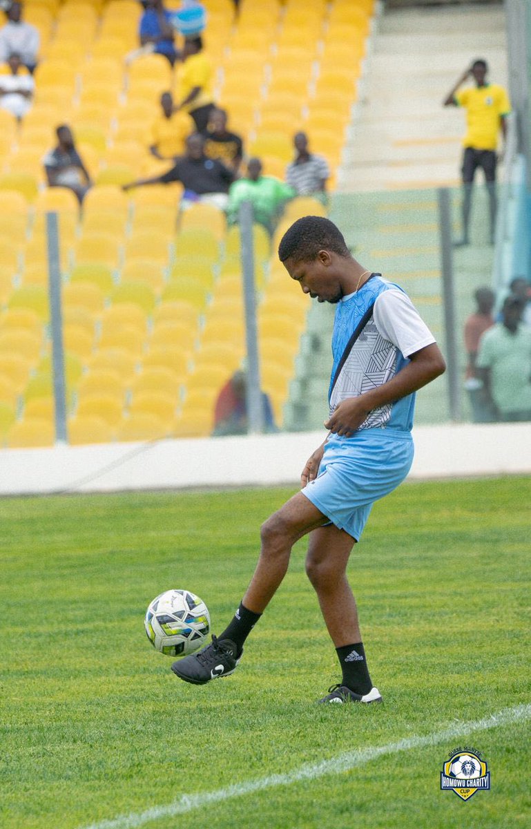 From cracking jokes to cracking passes! 🎭⚽️ Clemento Suarez traded the stage for the pitch as he lined up for the British High Commissioner’s team in the curtain raiser for the Homowo Peace Cup. Laughter and football – what a combo! 🙌🔥 #HomowoPeaceCup <a href="/clementoSuarez/">Clemento Suarez</a>