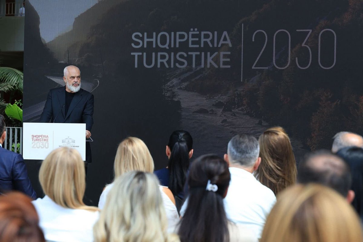 MirelaKumbaro's tweet photo. 🇦🇱Shqipëria Turistike 2030 - Në fund të pikut të sezonit veror, teksa turistët vijojnë të shijojnë qytetet dhe rivierën tonë, vendosim piketat rrugëtimit të mëtejshëm drejt Shqipërisë kampione e turizmit në rajon, duke reflektuar mësimet e reja të këtij sezoni💫 ⛱️🌊☀️🏰⛰️🏞️🖼️ https://t.co/6aI2zMcCWe