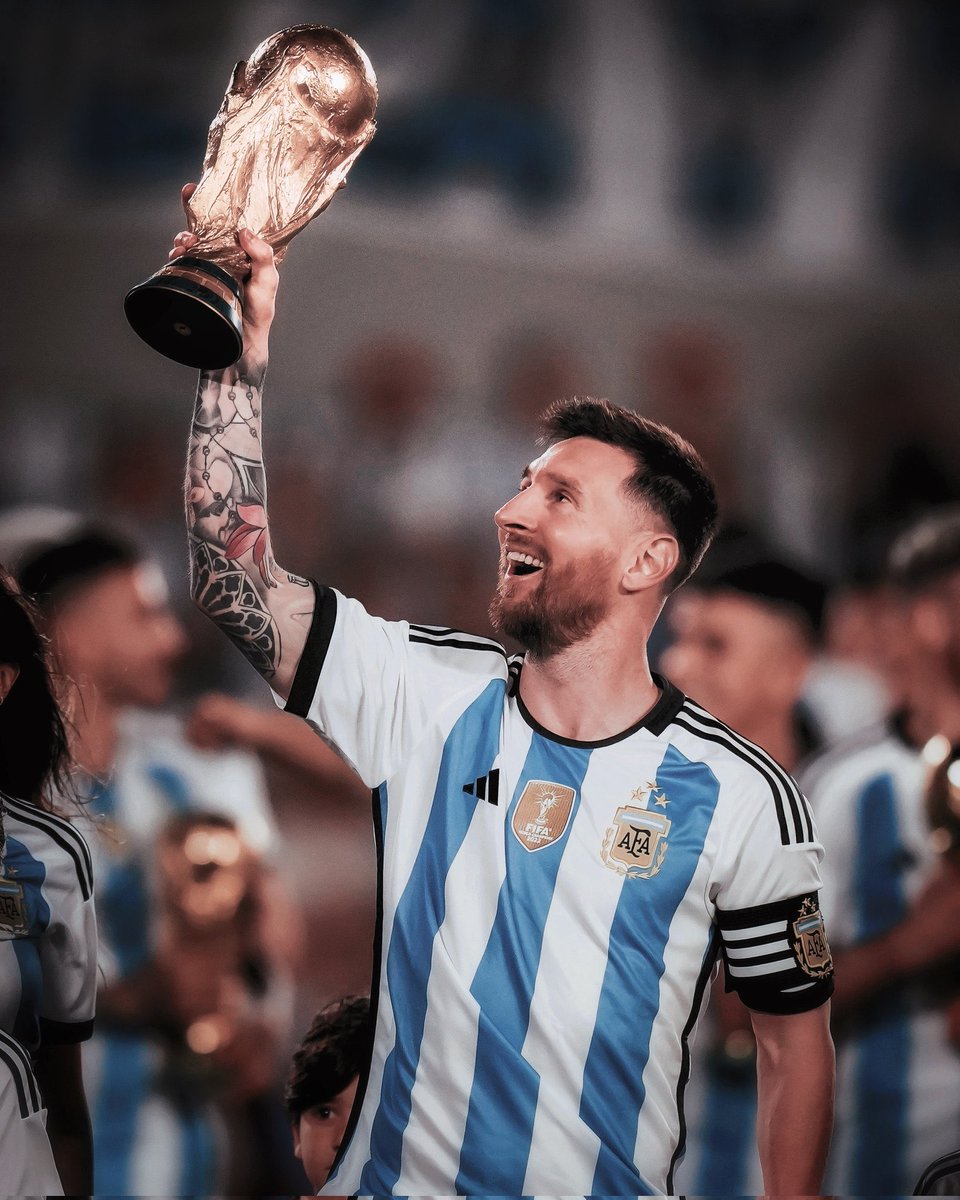 Messi jogará hoje sua ÚLTIMA PARTIDA OFICIAL em solo argentino pela seleção.

Que seja uma despedida à altura de como ele merece. ❤️‍🩹