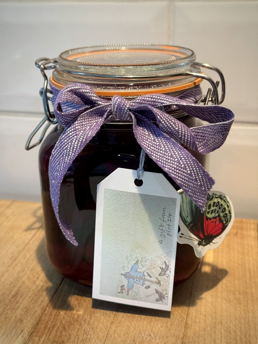 tjd19's tweet image. thought we&apos;d give jar labels a go for our #plot24 pickles 🤔 coming to a jar of pickled beets or gherkin near you 😉 🎨🍃🫙