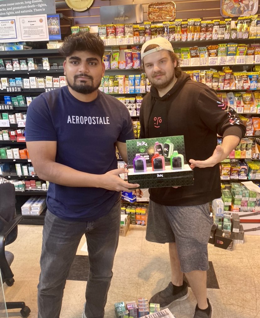 PinnacleIMP's tweet photo. Pinnacle Innovative Marketing &amp; Promotions specializes in Experiential Marketing / Field Marketing, Consumer Sampling &amp; Engagement and much more! 

Here we are assisting with sales, product placement, consumer education. etc. for the Beri Crush disposable vape! https://t.co/1595SbXwNg