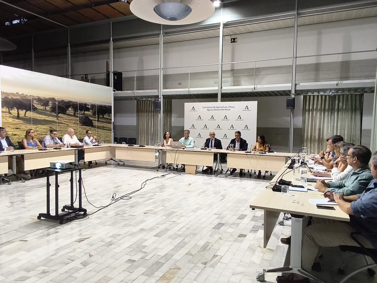 CuadernoAgrario's tweet image. ⚪️Andalucía prevé una producción de 131.442 toneladas de #algodón en la próxima campaña. La @AgriculturAnd ha presentado su #aforo de #algodón
+ info: cuadernoagrario.com/?p=69735