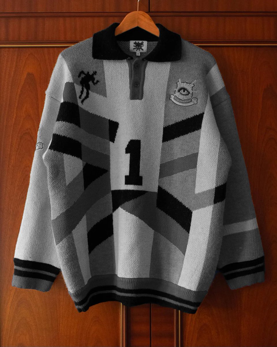 fitsfarm's tweet photo. KNITTED FOOTBALL JUMPER - KEEPS GRAYSCALE

Price: from N360,000
Color: black 

Disclaimer: Fitsfarm is not affiliated with any brands posted and they belong to their respective owners who reserve the rights of ownership. Posts made are for descriptive purposes only https://t.co/2HzkfvKMiw