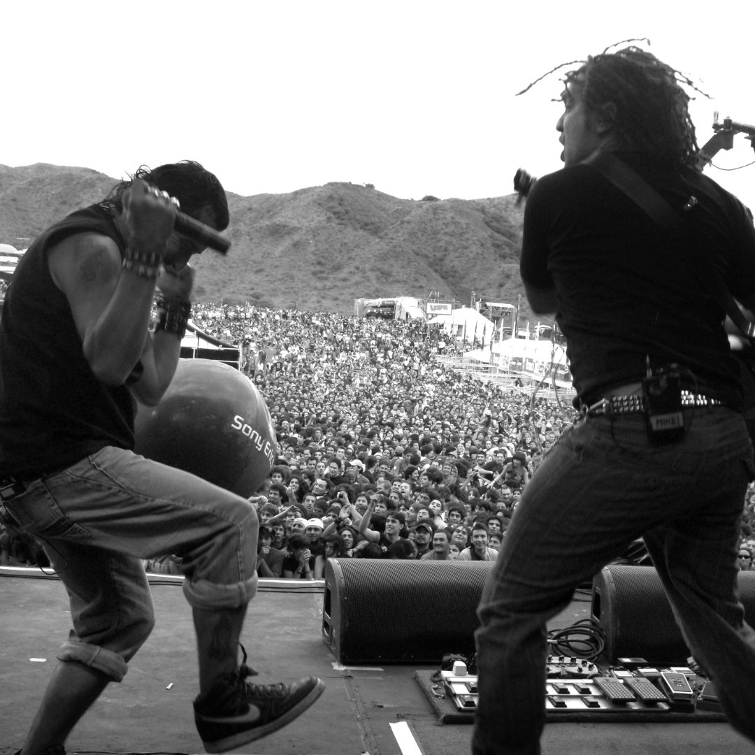 KAPANGA (@kapangasok) on Twitter photo ¡Volvemos al Cosquín Rock! 🎉
Felices de regresar al festival que nos vio crecer 🎸🎶
<a href="/Cosquin_Rock/">Cosquín Rock</a>
#Kapanga30Años ¡Volvemos al Cosquín Rock! 🎉
Felices de regresar al festival que nos vio crecer 🎸🎶
<a href="/Cosquin_Rock/">Cosquín Rock</a>
#Kapanga30Años
