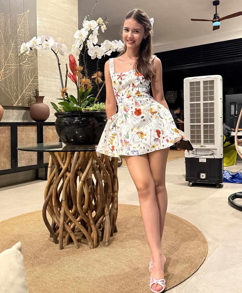 tougaohao25's tweet image. 网图
#街拍 #洋马 #少女