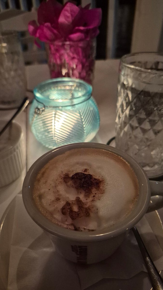 steffersline's tweet photo. Avslutar dagen med byns godaste Cappuccino..🇬🇷☕️#Lefkos
Byn tyst o stilla 22.00🙏
Så godnatt ❤️ https://t.co/B7onXdEQXd