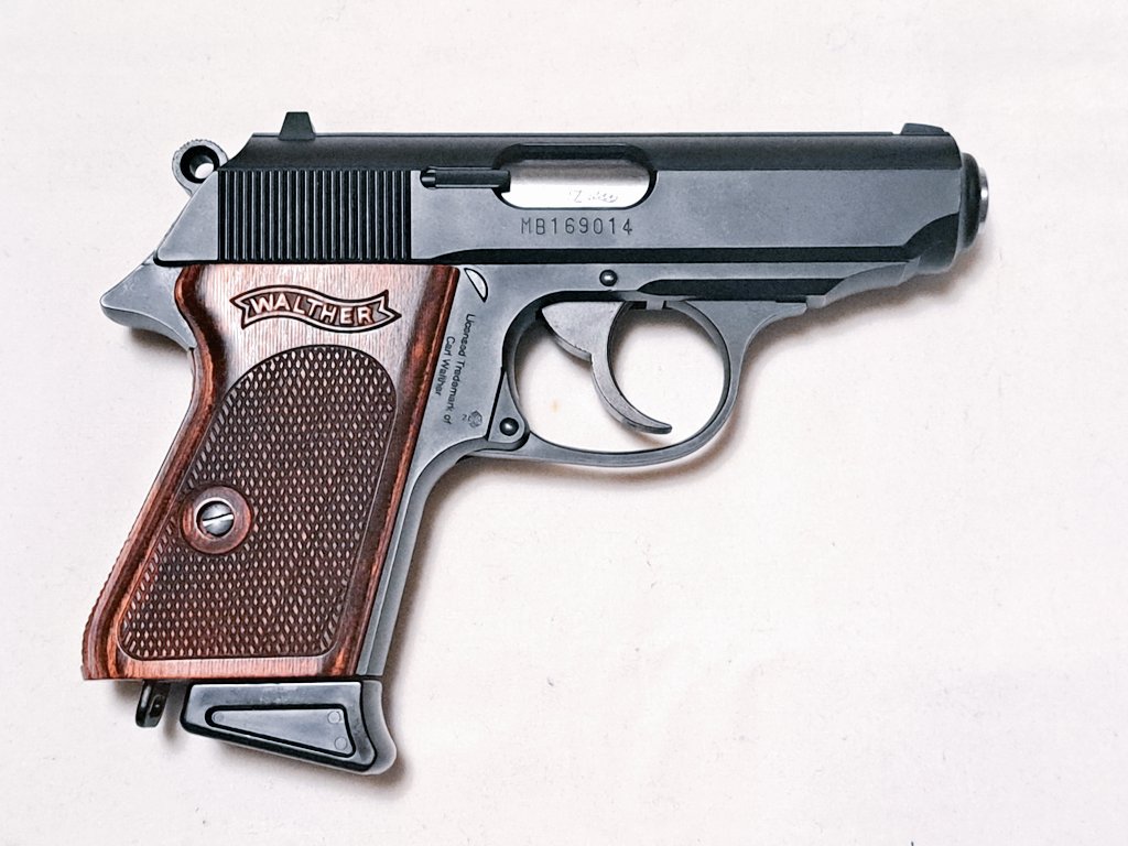 パンドラアームズ マルゼン ワルサーPPKにパンドラアームズ製木製