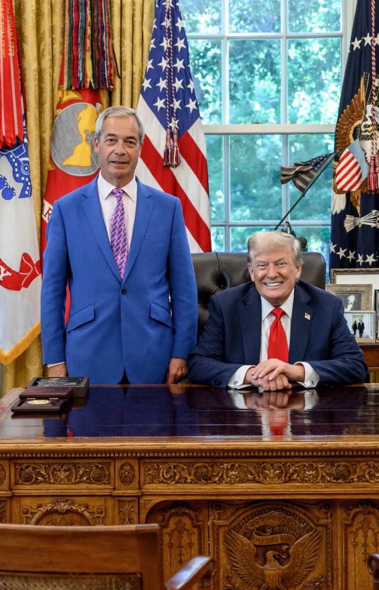 Joanna__Hardy's tweet photo. This has huge Madame Tussauds vibes https://t.co/VXa1ZsuJA1