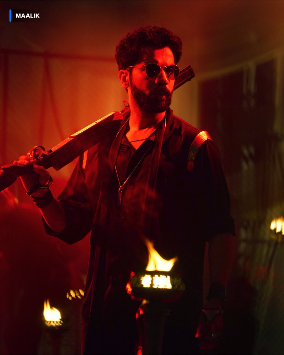 PrimeVideoIN's tweet image. He has arrived to be the Maalik of your screens 🔥

#MaalikOnPrime, Watch now bit.ly/MaalikOnPrime

@RajkummarRao @ManushiChhillar @prosenjitbumba #SaurabhShukla #SaurabhSachdeva @swanandkirkire @Anshumaanpushk1 @justpulkit @KumarTaurani @jayshewakramani
