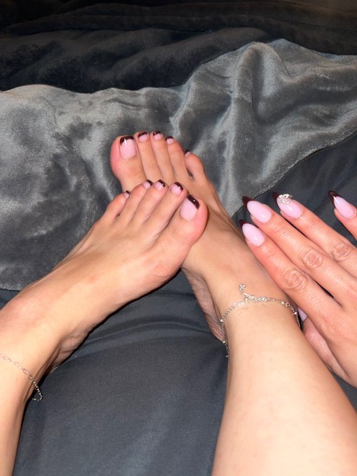 New nails 🥵 first time doing brown French, what do you think?? 🩷🥂 https://t.co/bosREoVOPT