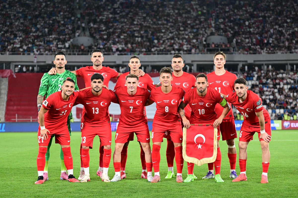 Sahada terimizin her damlası, milyonların hayali için…

Dünya Kupası yolunda tek yürek! ❤️🇹🇷