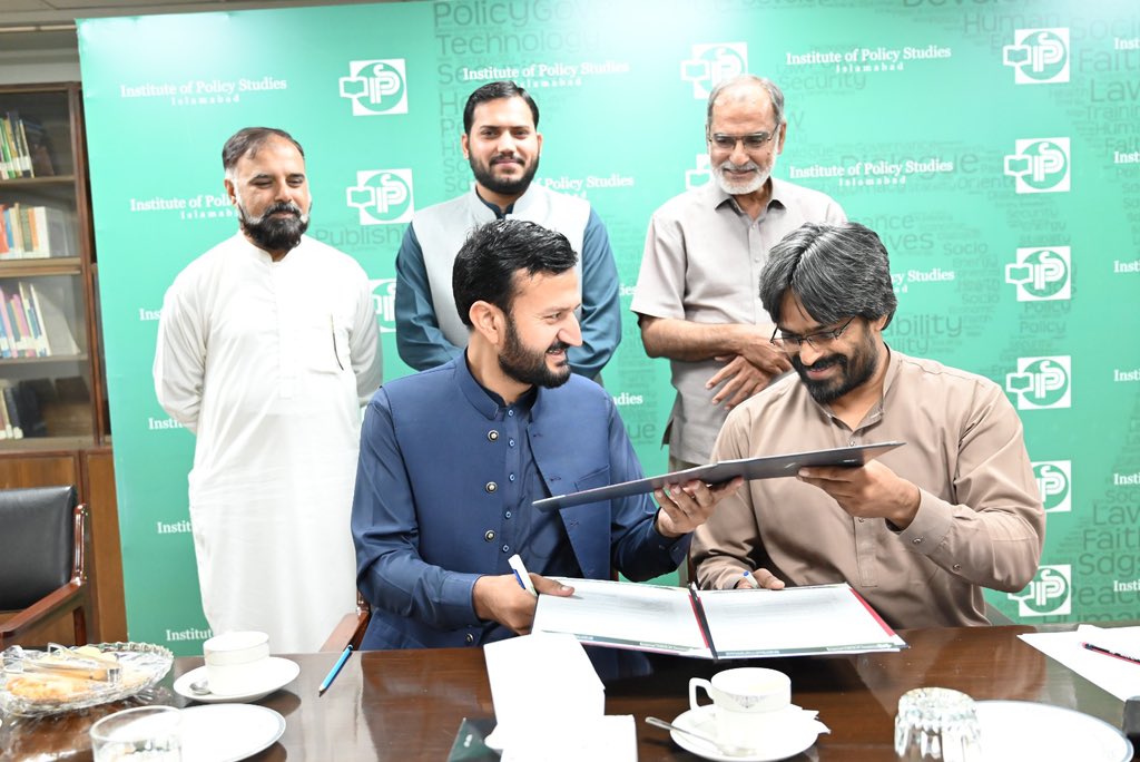 JamiatPK's tweet photo. A Memorandum of Understanding (MoU) was signed between the Centre for Educational Research and Policy Analysis (CERAPA) and the Institute of Policy Studies (IPS), establishing a strong collaboration aimed at promoting research, policy development, and academic excellence.

Following the MoU signing, the closing ceremony of the Research Internship Program, jointly organized by CERAPA and IPS, was successfully held. 
During the event, research interns showcased their insightful presentations and were awarded certificates of appreciation by distinguished guests. 
The ceremony was graced by the presence of President Islami Jamiat Talaba Pakistan, Hassan Bilal Hashmi, Secretary General IJT Sahibzada Waseem Haider, and Chairman IPS, Mr. Khalid Rehman. 
This memorable event marked a significant step forward in fostering research, learning, and nurturing future leadership.

#JamiatPk #CERAPA #IPS #MOU