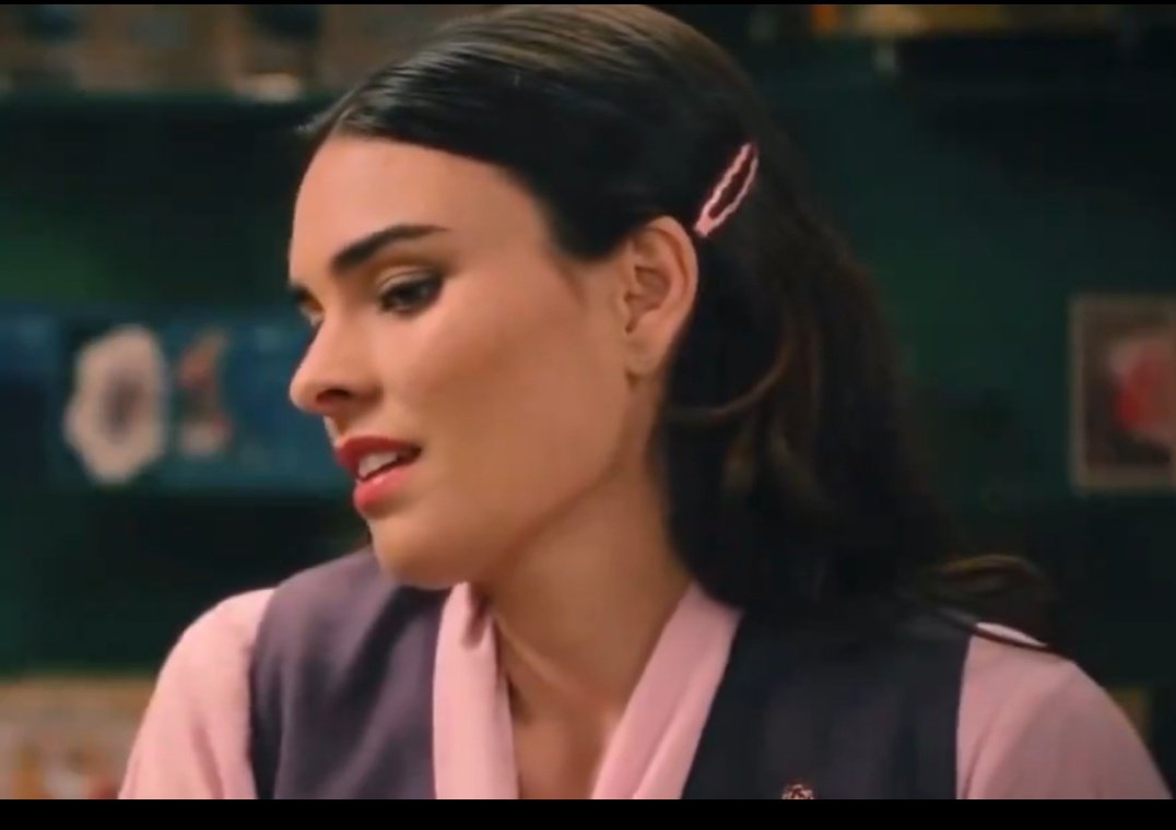 Serafina Valero 🥵 como vaz a jugar asi con Marta 🫦
#Unarmedmafin #Mafin