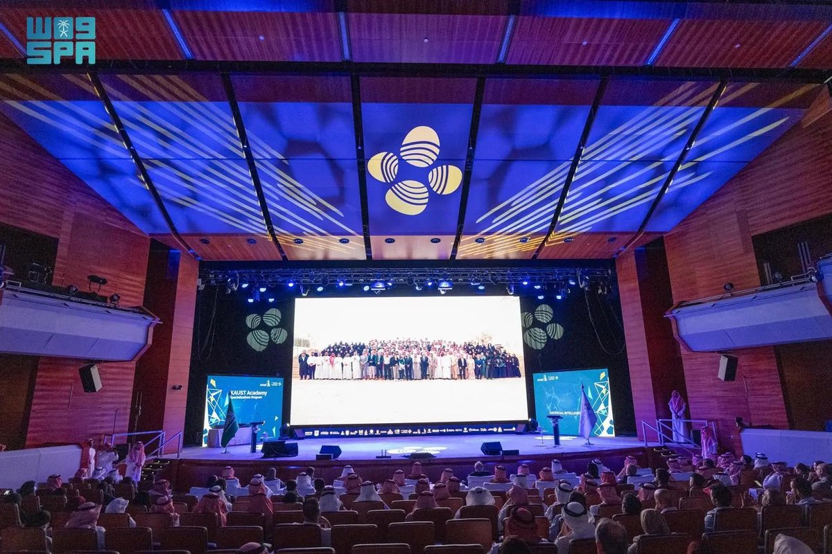 مدينة الملك عبدالله للطاقة الذرية والمتجددة وجمعية المرأة والطاقة تحتفلان بتخريج طالبات برنامج التحول في الطاقة لتمكين المرأة في قطاع الطاقة بجامعة كاوست
spa.gov.sa/N2390947
#واس_علمي