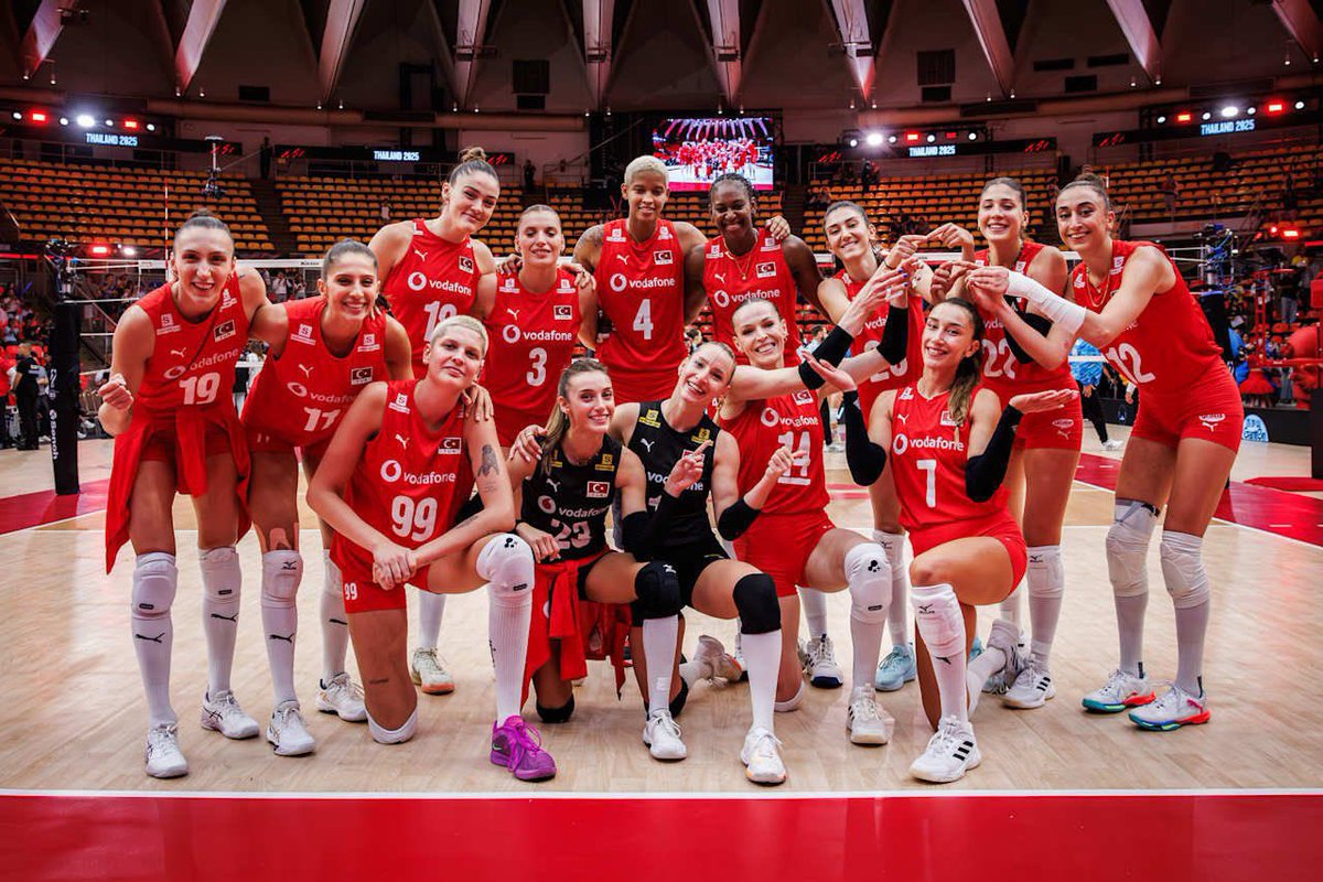 FIVB Dünya Şampiyonası çeyrek final mücadelesinde ABD'yi 3-1 yenerek tarihimizde ilk defa yarı finale yükselen A Milli Kadın Voleybol Takımımızı tebrik ediyor, başarılarının devamını diliyoruz.