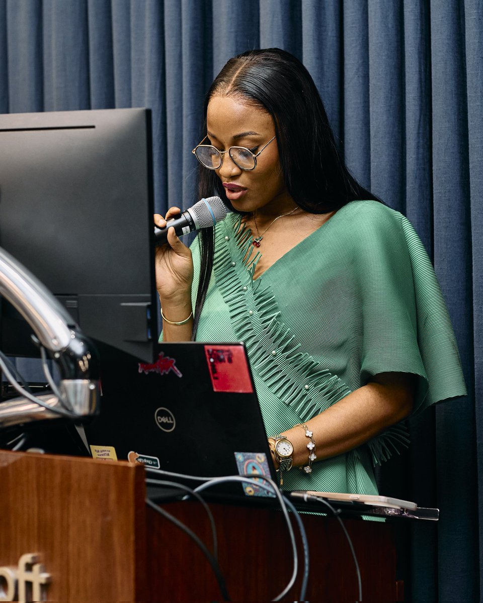 Digitaleydrive's tweet image. Kicking off the AI for Social Impact Hackathon in style 🎤✨
Our Founder @rubydeeglobal shared powerful words that sparked creativity and set the stage for an amazing day 🚀
#Hackathon2025 #DigitaleyDrive