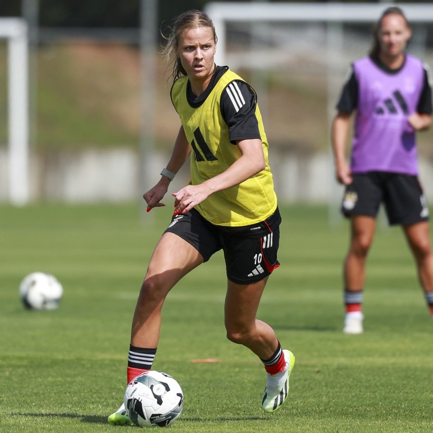 Caroline Møller no treino de hoje ⚽🦅