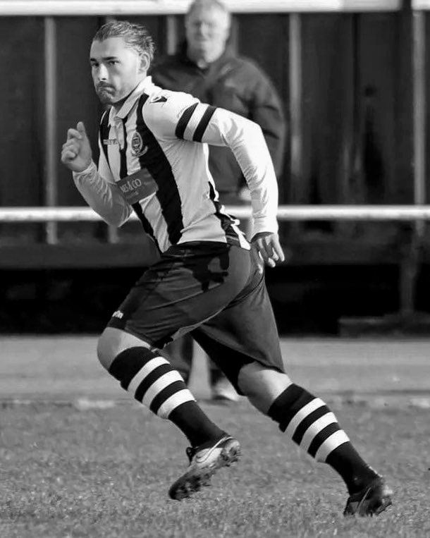 RetfordUnited's tweet image. Everyone at Retford United FC is deeply saddened to hear of the passing of our former captain, Brad Kilner.

We send our heartfelt condolences to his family and friends at this very difficult time.

#UTB 🖤